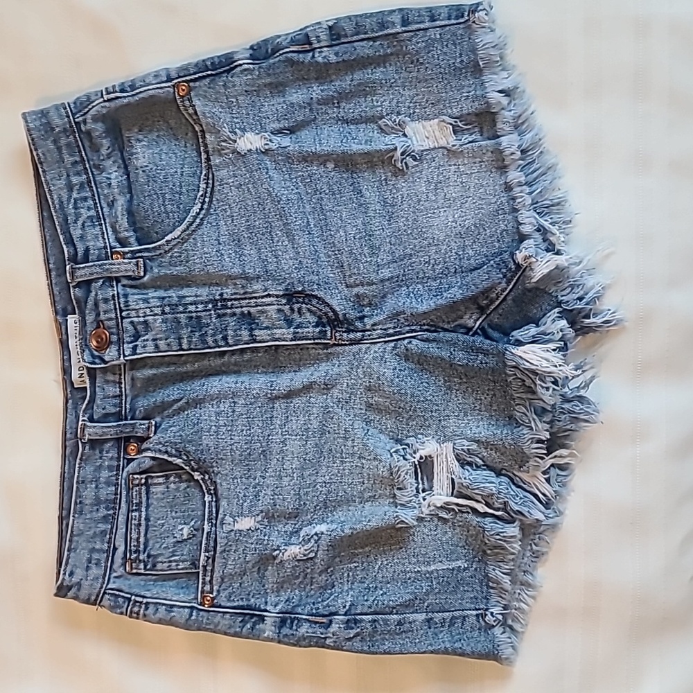 And Now This women's distressed cut off raw hem denim shorts size 29/8